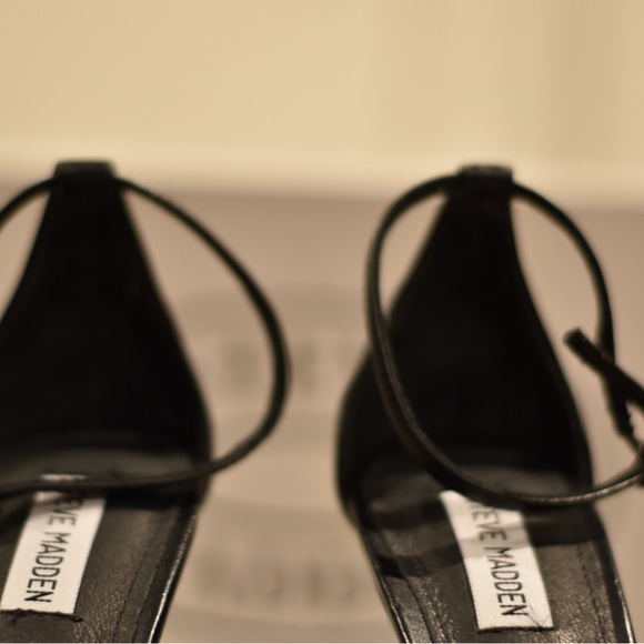 Black Stecy Steve Madden heels - Picture 7 of 7